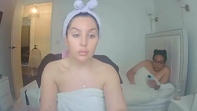 Snapshot of vanilla_chocolate23 chatting on March 6, 9:50 am vanilla chocolate23 online show from March 6, 9:50 am