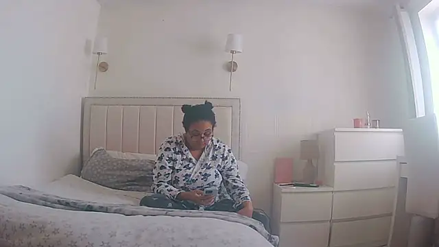 Snapshot of vanilla_chocolate23 chatting on March 14, 12:10 pm vanilla chocolate23 online show from March 14, 12:10 pm