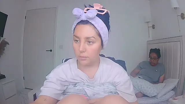 Snapshot of vanilla_chocolate23 chatting on March 16, 1:59 pm vanilla chocolate23 online show from March 16, 1:59 pm