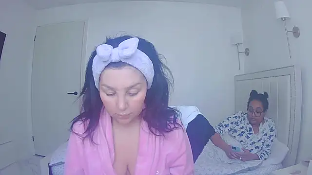 Snapshot of vanilla_chocolate23 chatting on March 26, 9:04 am vanilla chocolate23 online show from March 26, 9:04 am