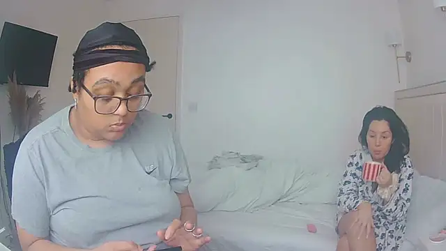 Snapshot of vanilla_chocolate23 chatting on March 30, 8:48 am vanilla chocolate23 online show from March 30, 8:48 am