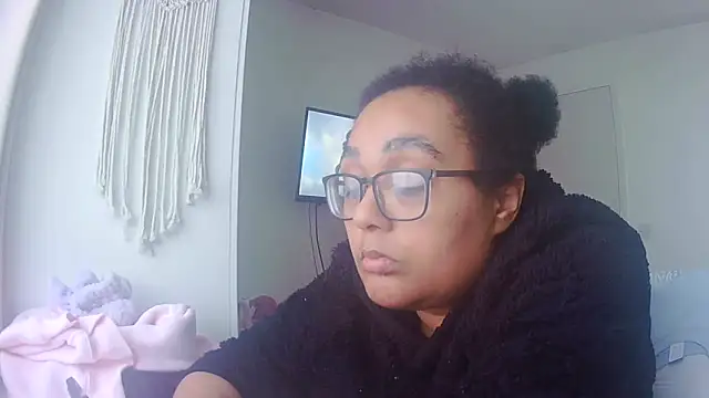 Snapshot of vanilla_chocolate23 chatting on April 4, 5:10 pm vanilla chocolate23 online show from April 4, 5:10 pm