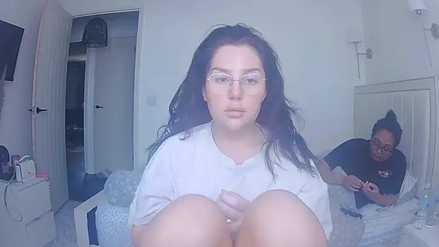 Snapshot of vanilla_chocolate23 chatting on April 14, 8:09 am vanilla chocolate23 online show from April 14, 8:09 am