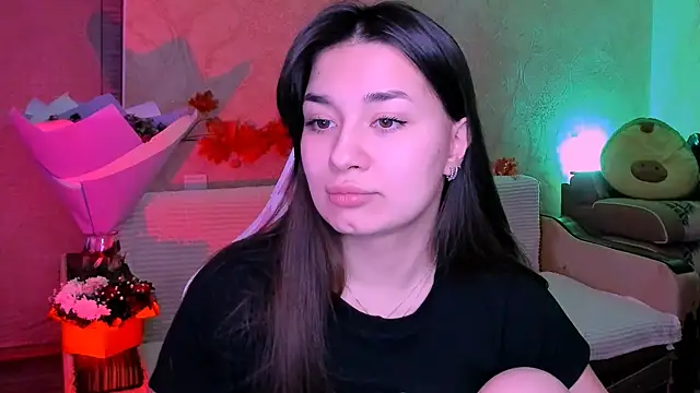 Swee Alicee online show from February 19, 1:06 pm