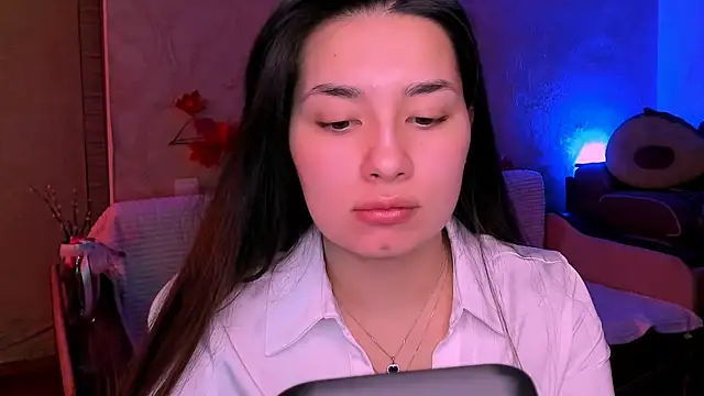 Swee Alicee online show from March 20, 12:11 pm