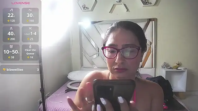 marilynetthan online show from April 6, 2:18 pm