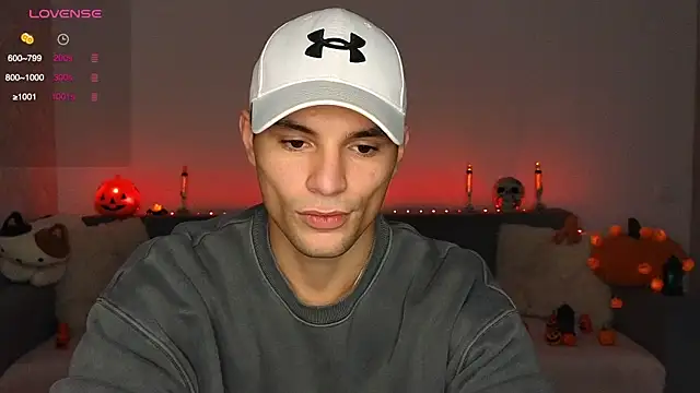 Snapshot of denlover1 chatting on October 17, 6:38 am denlover1 online show from October 17, 6:38 am