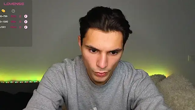 Snapshot of denlover1 chatting on October 28, 8:40 am denlover1 online show from October 28, 8:40 am