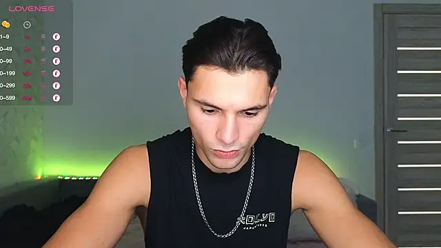 Snapshot of denlover1 chatting on October 29, 9:00 am denlover1 online show from October 29, 9:00 am