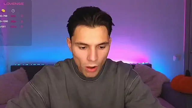 Snapshot of denlover1 chatting on October 31, 6:58 am denlover1 online show from October 31, 6:58 am