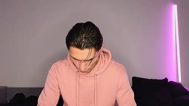 Snapshot of denlover1 chatting on January 12, 7:24 am denlover1 online show from January 12, 7:24 am