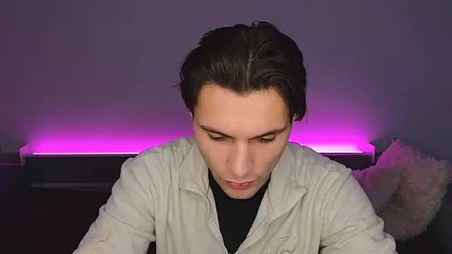 Snapshot of denlover1 chatting on February 9, 10:52 am denlover1 online show from February 9, 10:52 am