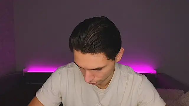 Snapshot of denlover1 chatting on February 13, 8:21 am denlover1 online show from February 13, 8:21 am