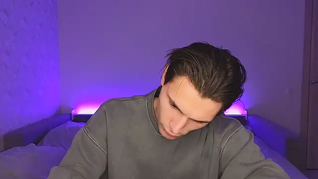 Snapshot of denlover1 chatting on March 5, 6:04 pm denlover1 online show from March 5, 6:04 pm