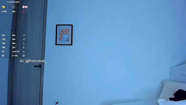 Snapshot of PettyCloeh chatting on January 8, 1:32 am PettyCloeh online show from January 8, 1:32 am