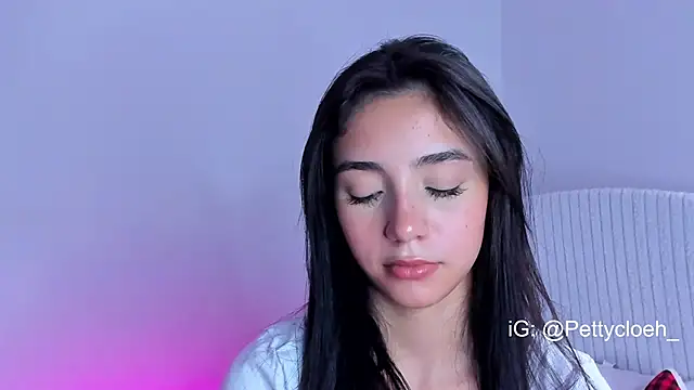 Snapshot of PettyCloeh chatting on January 31, 9:05 pm PettyCloeh online show from January 31, 9:05 pm