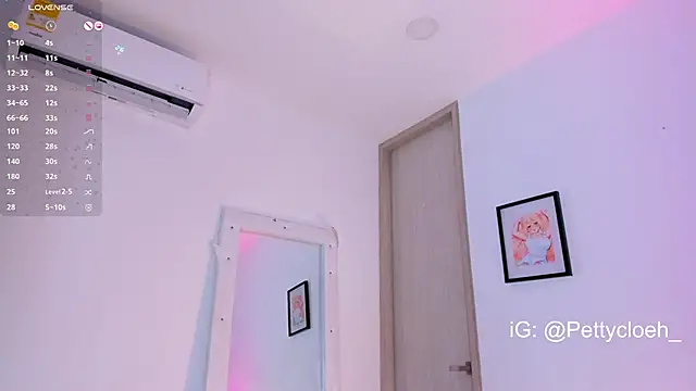 Snapshot of PettyCloeh chatting on February 15, 11:47 pm PettyCloeh online show from February 15, 11:47 pm