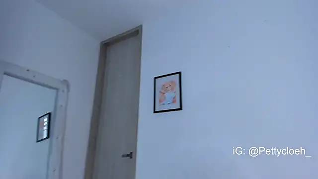 Snapshot of PettyCloeh chatting on February 24, 11:30 pm PettyCloeh online show from February 24, 11:30 pm