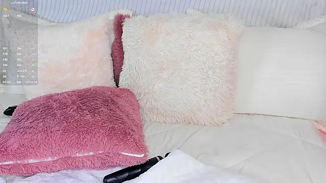 Snapshot of PettyCloeh chatting on March 21, 12:07 am PettyCloeh online show from March 21, 12:07 am