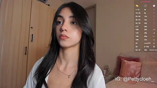 Snapshot of PettyCloeh chatting on September 9, 9:25 pm PettyCloeh online show from September 9, 9:25 pm