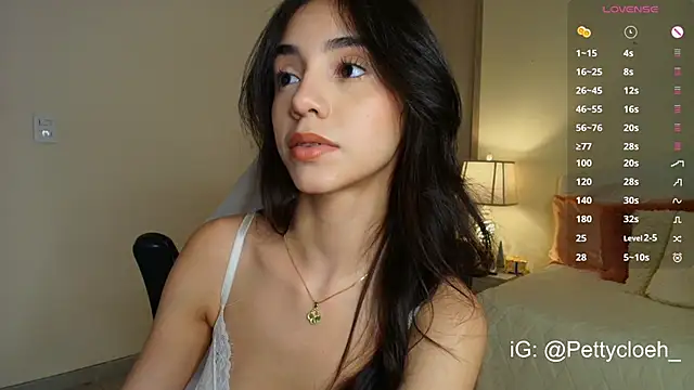 Snapshot of PettyCloeh chatting on October 20, 10:21 pm PettyCloeh online show from October 20, 10:21 pm