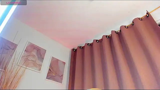 Angie Pirss online show from February 6, 8:02 pm