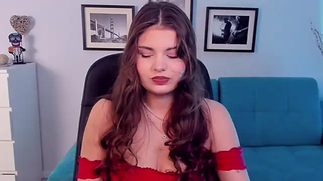 Snapshot of AdeliaKiss chatting on December 5, 4:34 pm AdeliaKiss online show from December 5, 4:34 pm