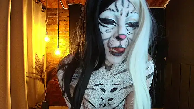 sahra taylor  online show from October 31, 5:08 am