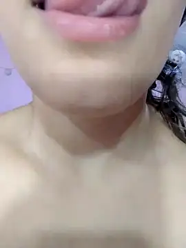 girl milk1 online show from February 8, 1:00 am