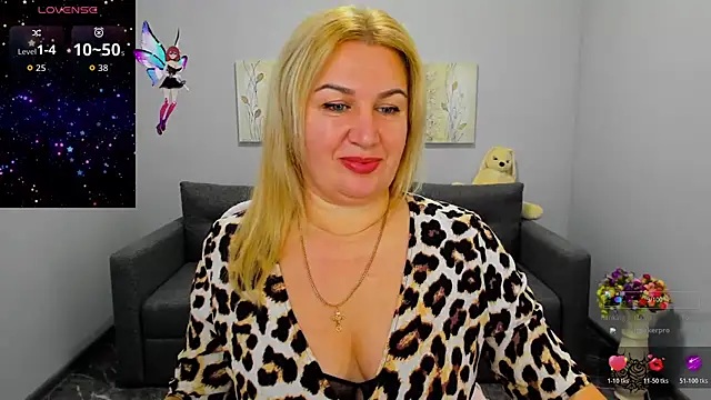 Snapshot of Lili_Crossi chatting on November 18, 6:51 am Lili Crossi online show from November 18, 6:51 am