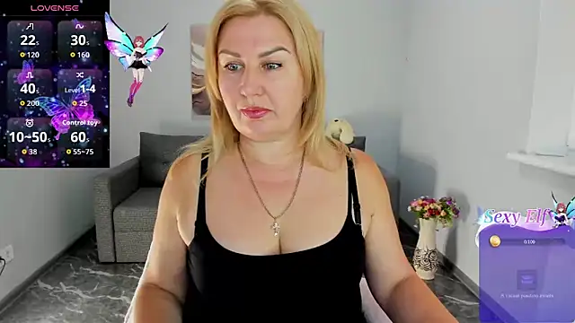 Lili Crossi online show from June 29, 6:19 am