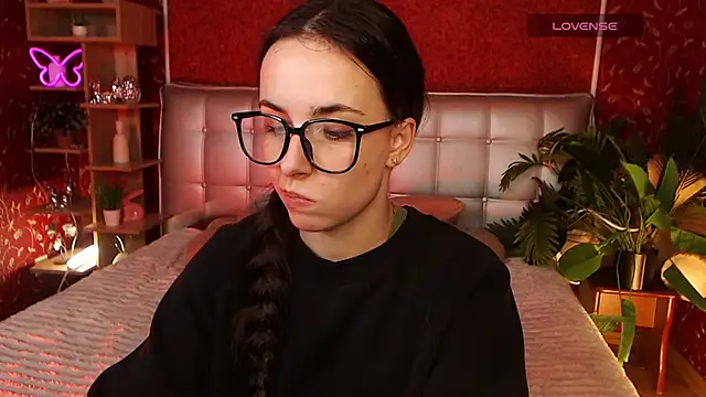 AuroraAksnesss online show from February 15, 5:17 pm