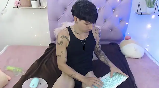 Apolo Hidalgo01 online show from March 15, 10:00 pm