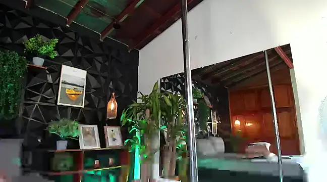 rihannagil online show from March 8, 6:16 pm