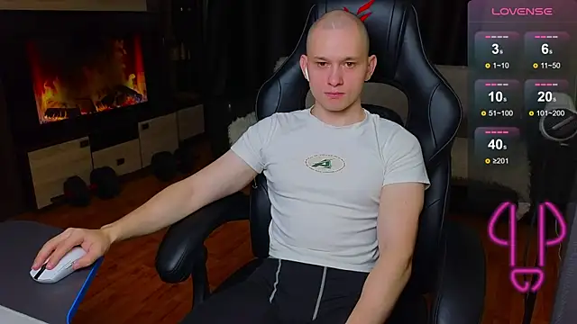 Snapshot of STRONGBEAUTY282 chatting on January 30, 1:44 am STRONGBEAUTY282 online show from January 30, 1:44 am