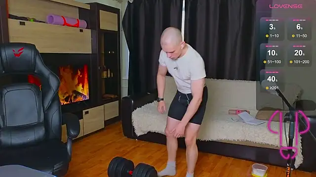 Snapshot of STRONGBEAUTY282 chatting on January 30, 7:50 am STRONGBEAUTY282 online show from January 30, 7:50 am