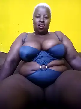 Snapshot of HotBootyBabe90 chatting on January 7, 1:03 pm HotBootyBabe90 online show from January 7, 1:03 pm