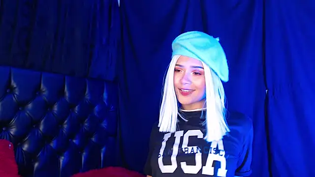 Snapshot of Annyjhonson chatting on March 7, 12:48 am Annyjhonson online show from March 7, 12:48 am