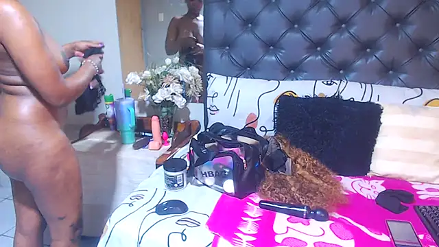 NunuBerry16 online show from April 14, 7:36 am