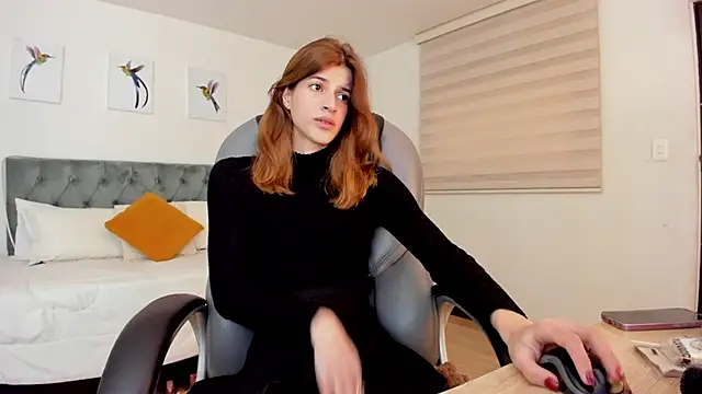 Nora Vennucci online show from September 9, 7:46 pm