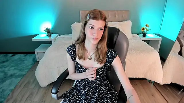 Nora Vennucci online show from October 18, 6:41 pm