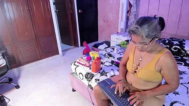 Snapshot of mature_bigass__ chatting on January 8, 10:26 am mature bigass online show from January 8, 10:26 am