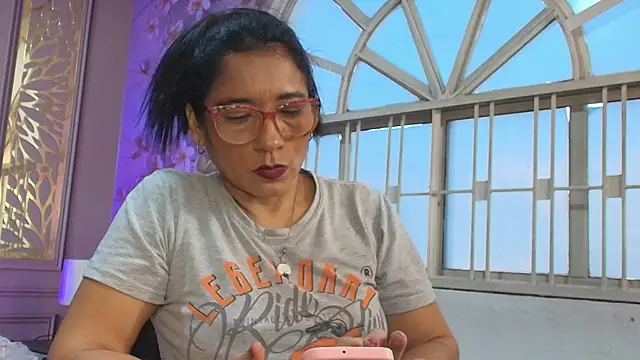 Snapshot of mature_bigass__ chatting on December 3, 11:41 am mature bigass online show from December 3, 11:41 am