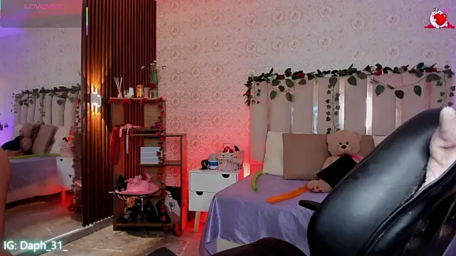 Daphnne tay online show from February 10, 4:05 am