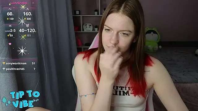 Snapshot of CassieJuice69 chatting on December 7, 8:49 pm CassieJuice69 online show from December 7, 8:49 pm