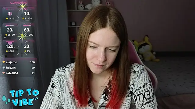 Snapshot of CassieJuice69 chatting on December 10, 12:28 am CassieJuice69 online show from December 10, 12:28 am