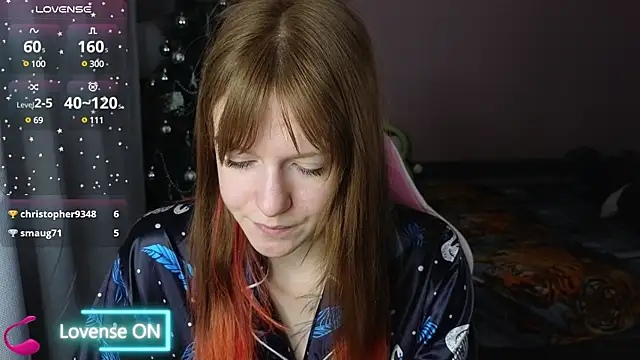 Snapshot of CassieJuice69 chatting on January 18, 12:35 am CassieJuice69 online show from January 18, 12:35 am