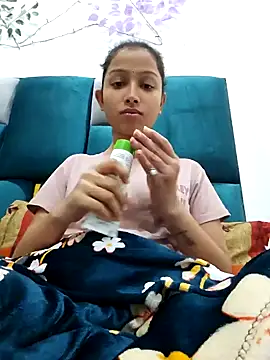 Snapshot of Aleena_Rai chatting on December 12, 5:26 pm Aleena Rai online show from December 12, 5:26 pm