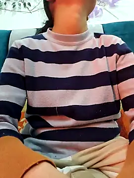 Snapshot of Aleena_Rai chatting on January 4, 6:19 pm Aleena Rai online show from January 4, 6:19 pm