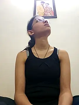 Snapshot of Aleena_Rai chatting on March 7, 5:38 pm Aleena Rai online show from March 7, 5:38 pm